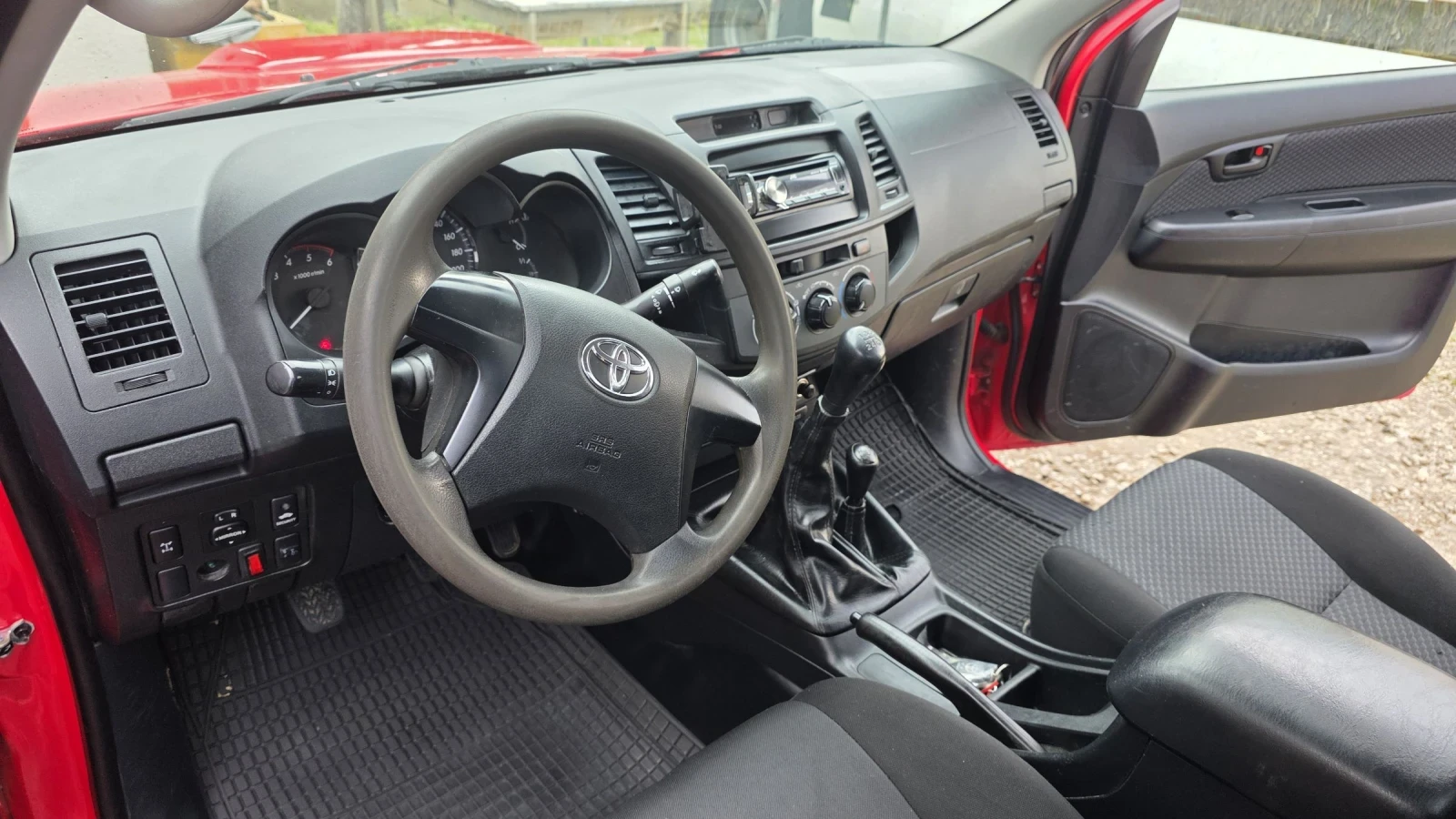 Toyota Hilux 2, 5 4Х4 EURO 5 B Климатик, снимка 14 - Автомобили и джипове - 54822381
