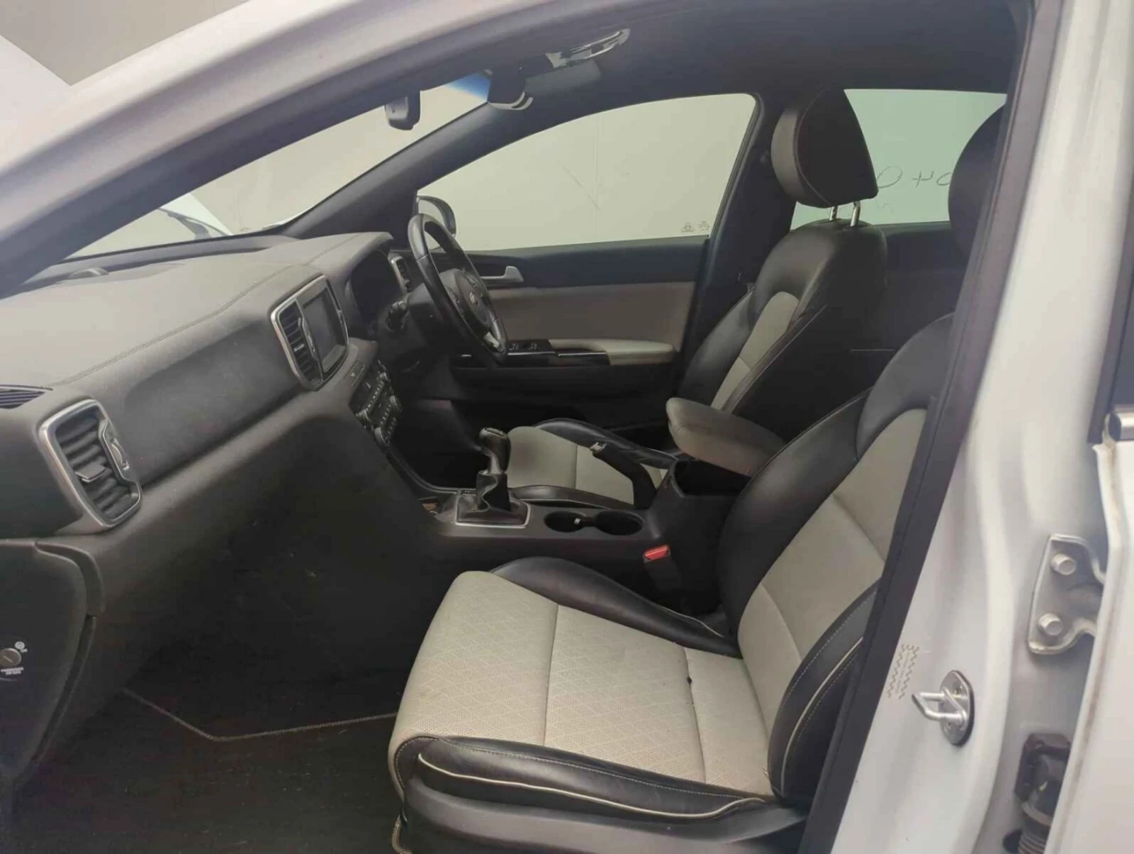Kia Sportage 2.0 Crdi 4x4 GT Line, снимка 6 - Автомобили и джипове - 55670953