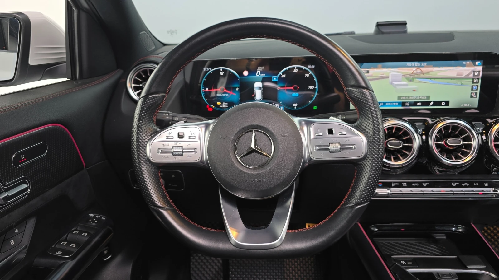 Mercedes-Benz EQA 250 Amg Package * Крайна Цена* , снимка 7 - Автомобили и джипове - 56082610