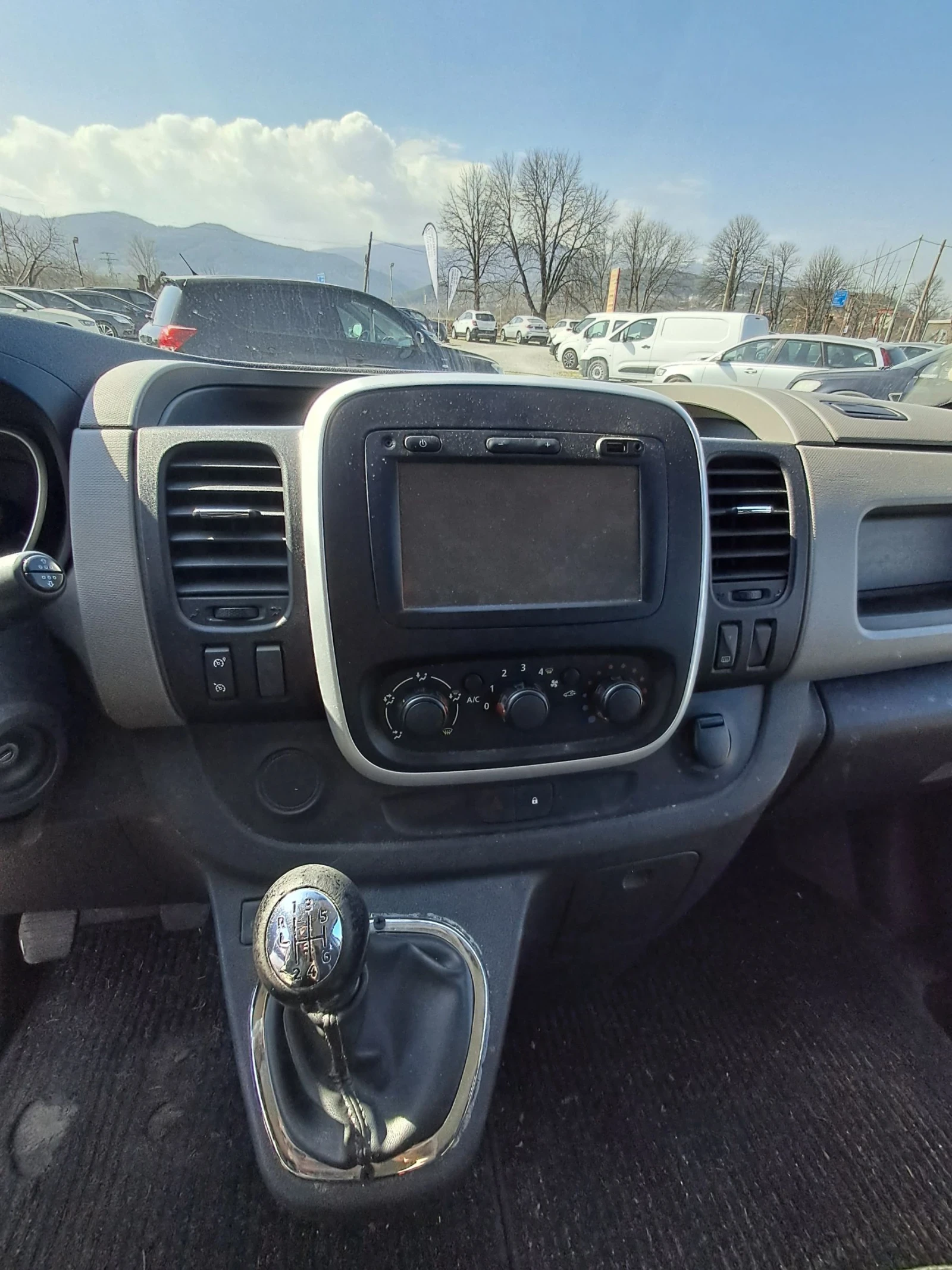 Renault Trafic 1.6 dci / 5+ 1 климатик, снимка 10 - Бусове и автобуси - 53558298