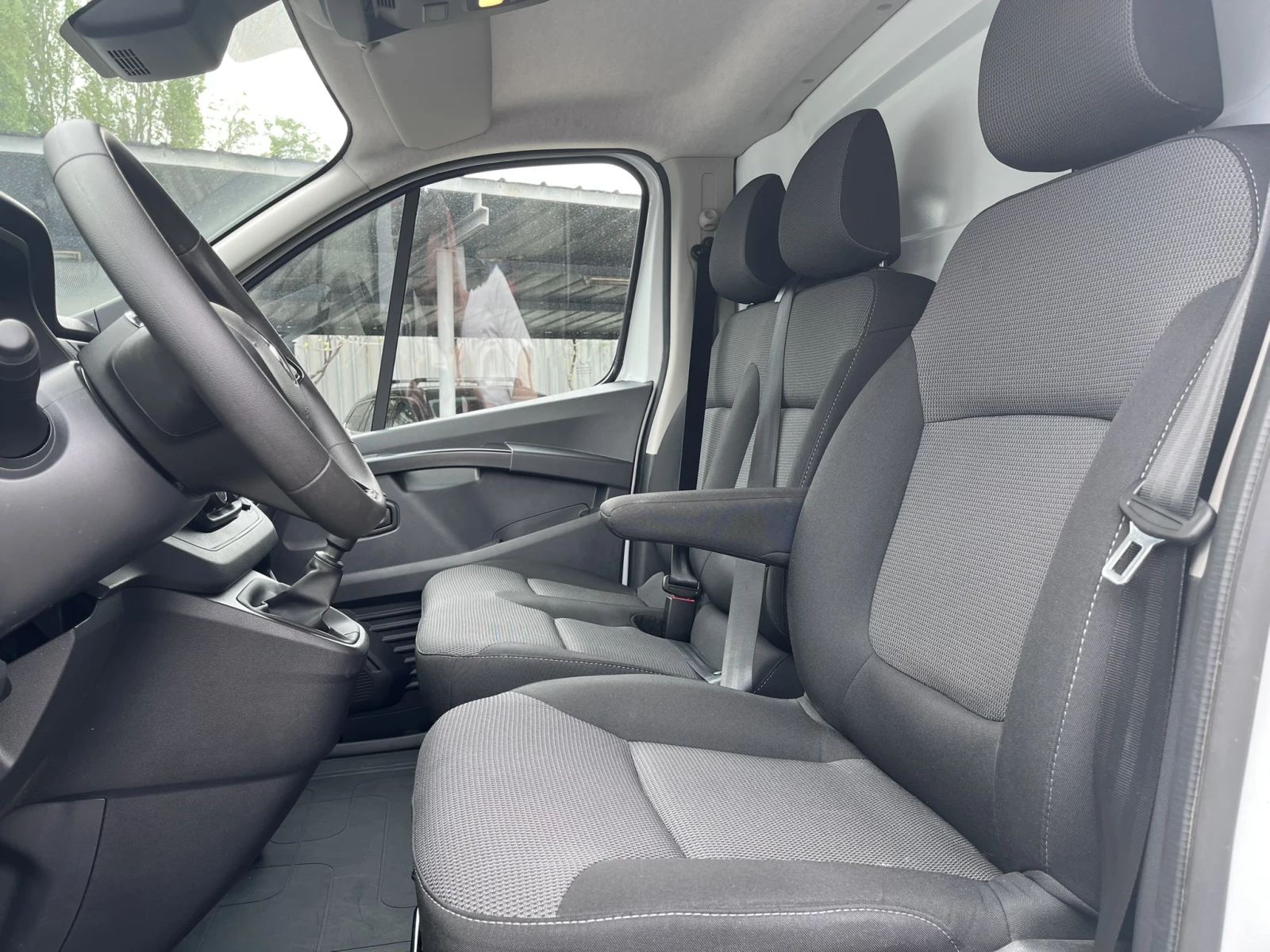 Renault Trafic 2.0 dCI 130 L2H1 2+ 1 , снимка 8 - Бусове и автобуси - 54358017