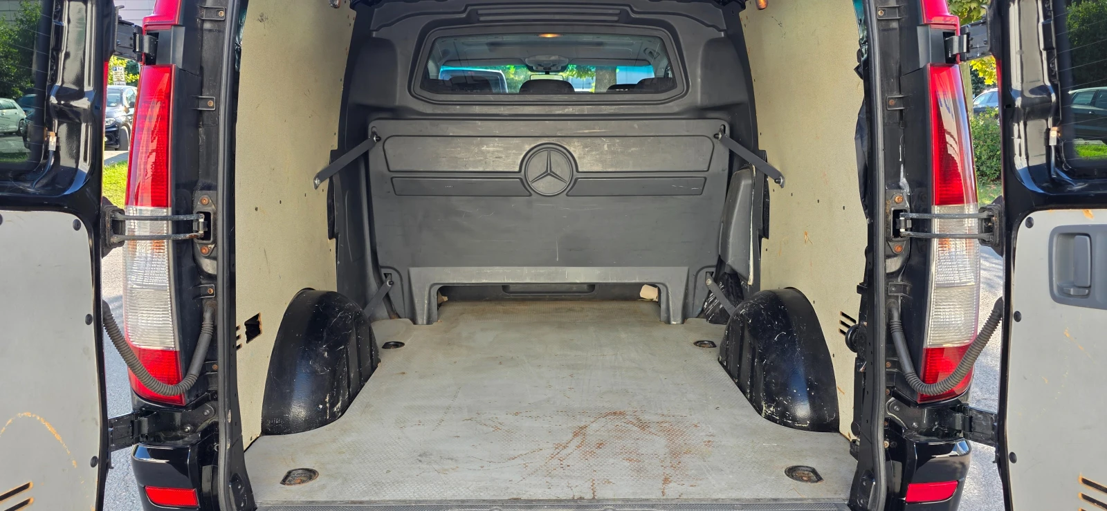 Mercedes-Benz Vito 3.0 CDI 120 * * AVTOMAT* NAVI* ОБСЛУЖЕН, снимка 15 - Бусове и автобуси - 55508618
