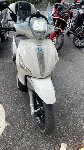 Piaggio Beverly 350i 09.2012г., снимка 17
