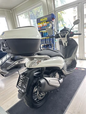 Piaggio Beverly 350i 09.2012г., снимка 10