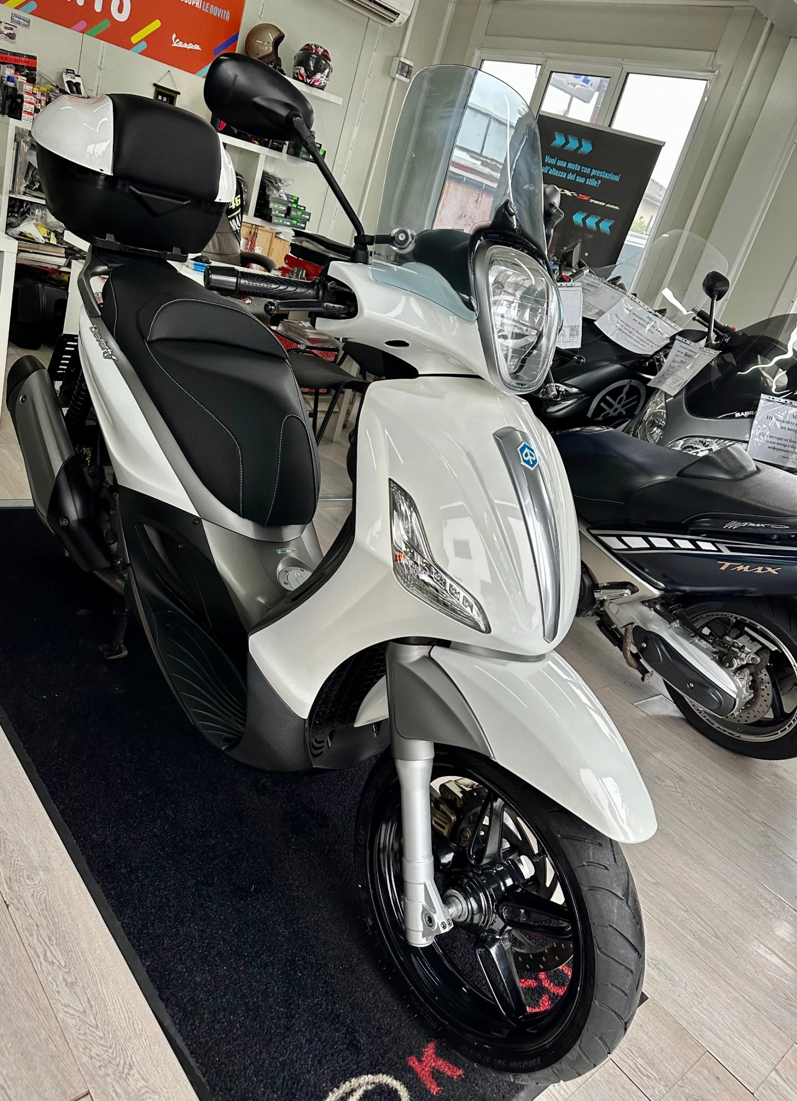 Piaggio Beverly 350i 09.2012г. - изображение 9