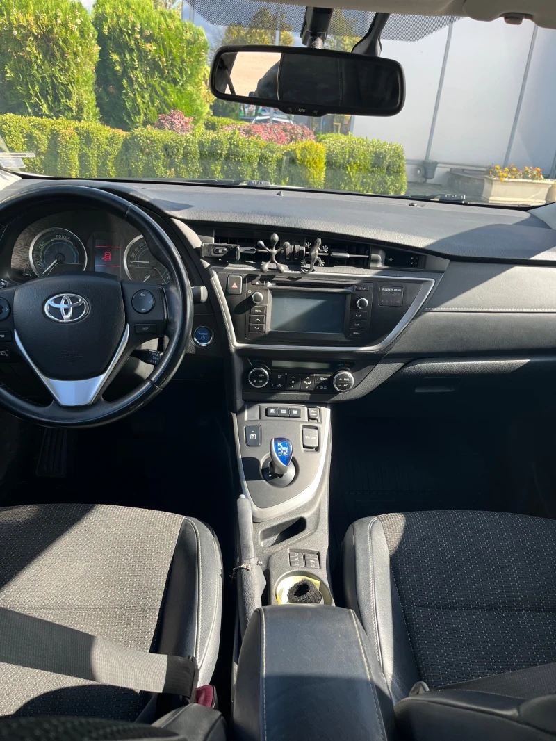 Toyota Auris 1.8 ГАЗ, снимка 12 - Автомобили и джипове - 47458017