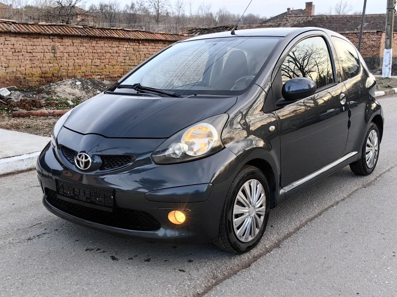 Toyota Aygo 1.0I , снимка 8 - Автомобили и джипове - 48694667