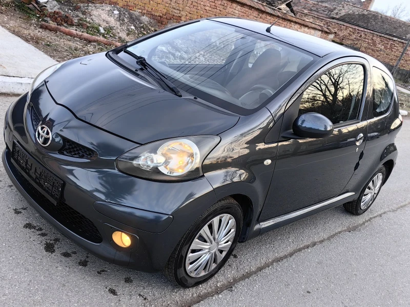 Toyota Aygo 1.0I , снимка 13 - Автомобили и джипове - 48694667