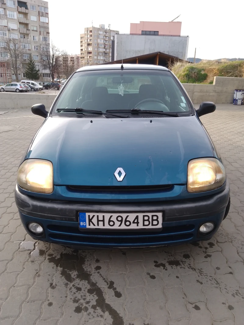 Renault Clio, снимка 1 - Автомобили и джипове - 49449762