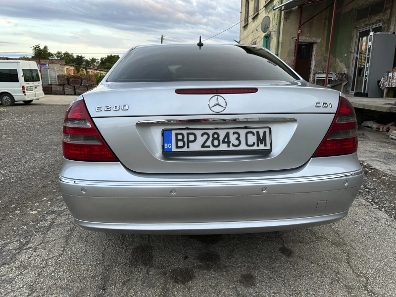 Mercedes-Benz E 280 Elegance, снимка 4 - Автомобили и джипове - 49542676