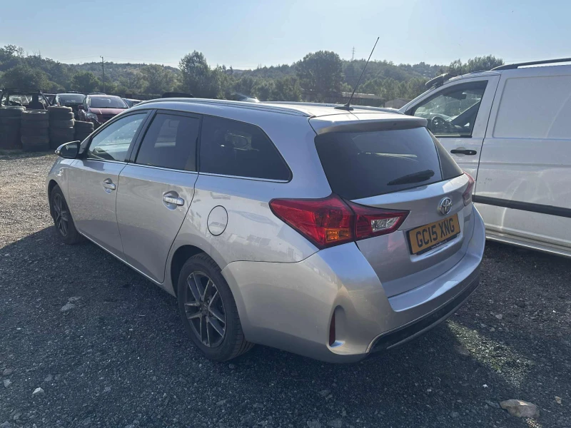Toyota Auris 1.4d 90к.с 2015г, снимка 3 - Автомобили и джипове - 52982293