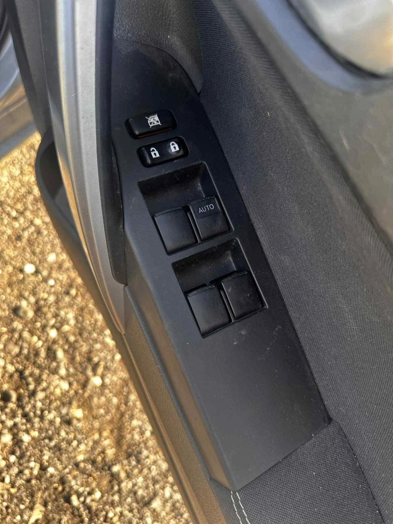 Toyota Auris 1.4d 90к.с 2015г, снимка 9 - Автомобили и джипове - 52982293