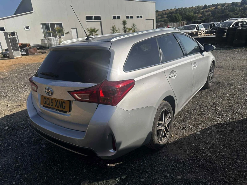 Toyota Auris 1.4d 90к.с 2015г, снимка 6 - Автомобили и джипове - 52982293