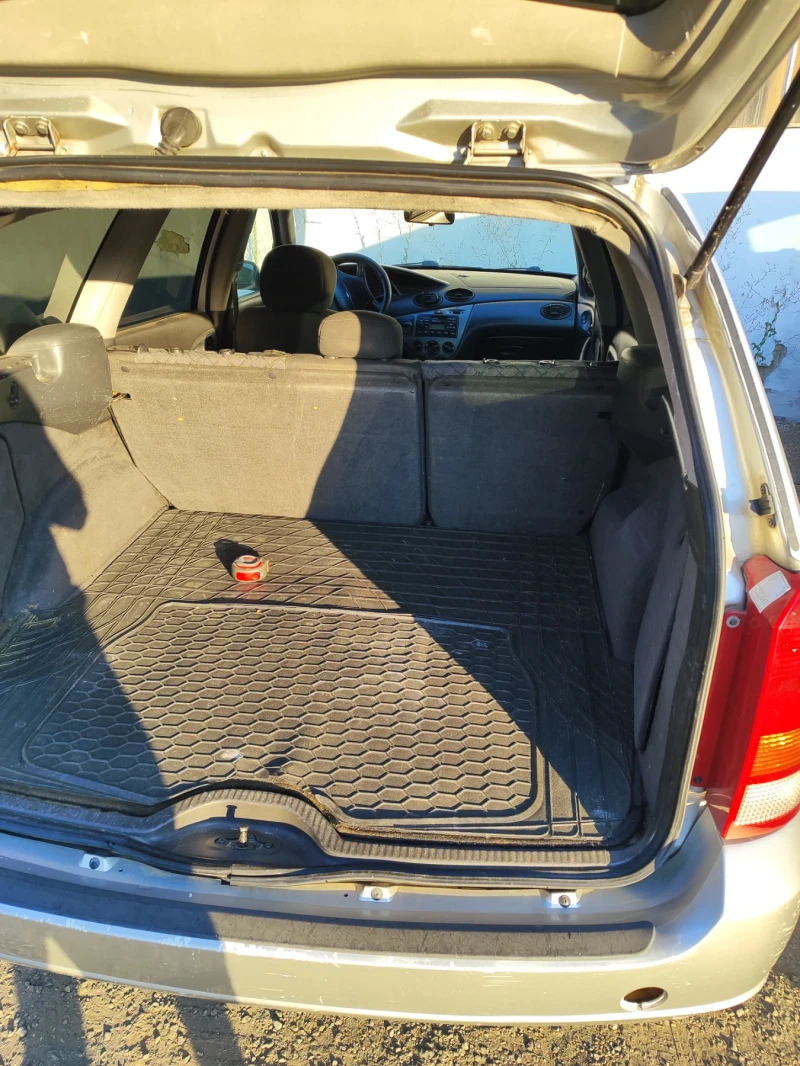 Ford Focus 1.9 TDDI, снимка 5 - Автомобили и джипове - 51255936