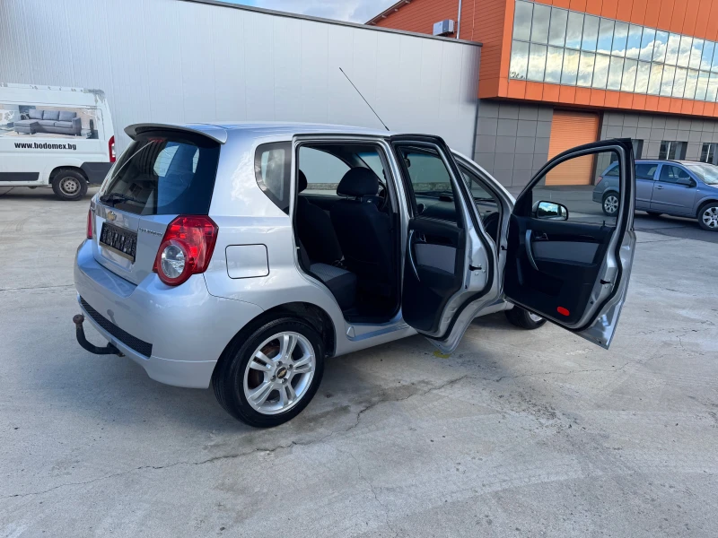 Chevrolet Aveo AUTOMATIC, снимка 5 - Автомобили и джипове - 52019938