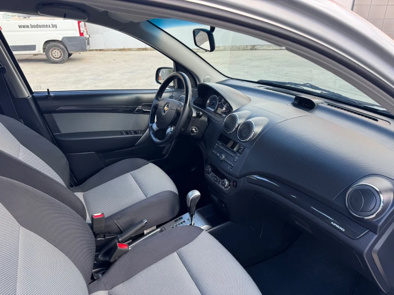 Chevrolet Aveo AUTOMATIC, снимка 12 - Автомобили и джипове - 52019938