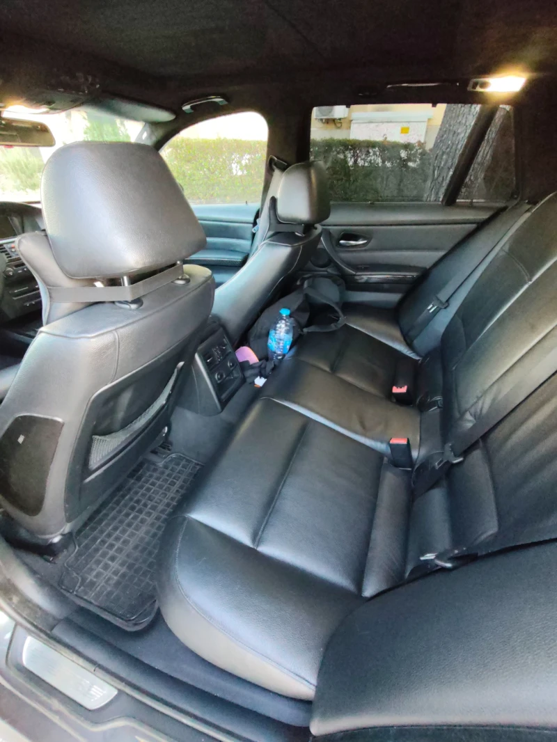 BMW 320, снимка 12 - Автомобили и джипове - 53131614