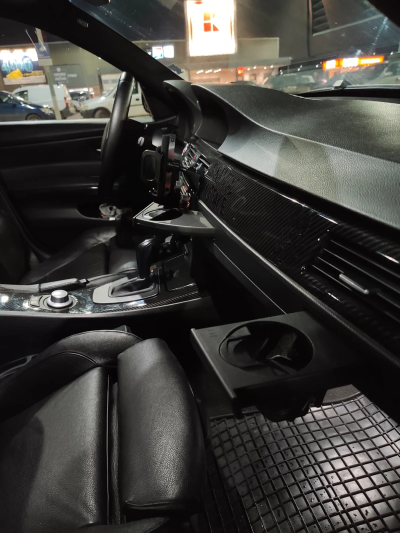 BMW 320, снимка 12 - Автомобили и джипове - 53194848