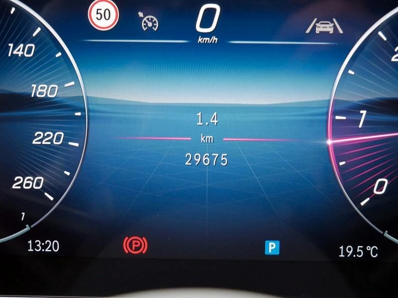 Mercedes-Benz CLE 220d/AMG/COUPE/NIGHT/PANO/DIGITAL LIGHT/BURMESTER/, снимка 11 - Автомобили и джипове - 51664809