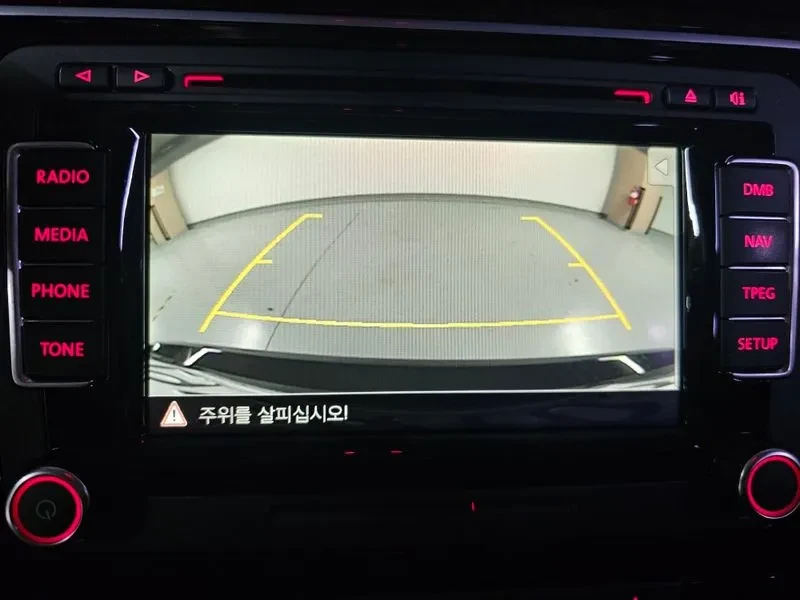 VW Passat 2.0 TDI, снимка 12 - Автомобили и джипове - 54299511