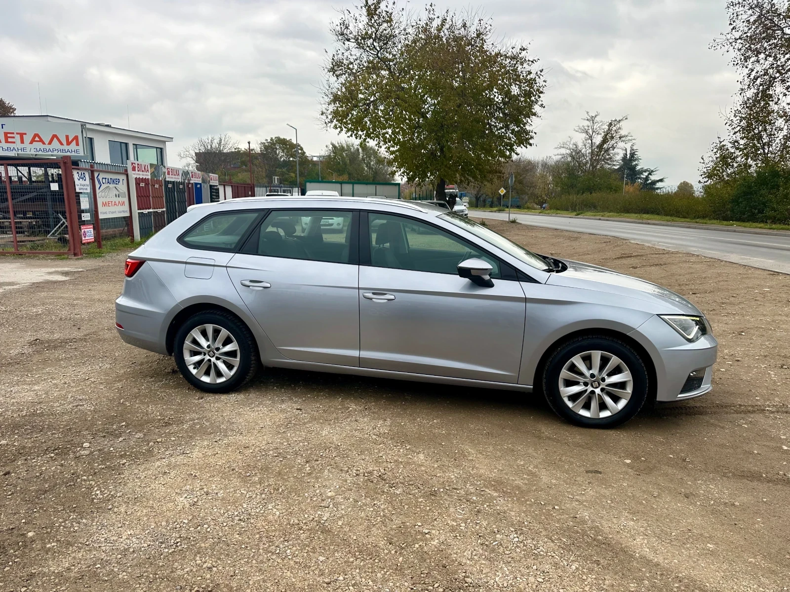 Seat Leon 1.6tdi, LED, Matrix, Navigation, Distronic, EU6 - изображение 7