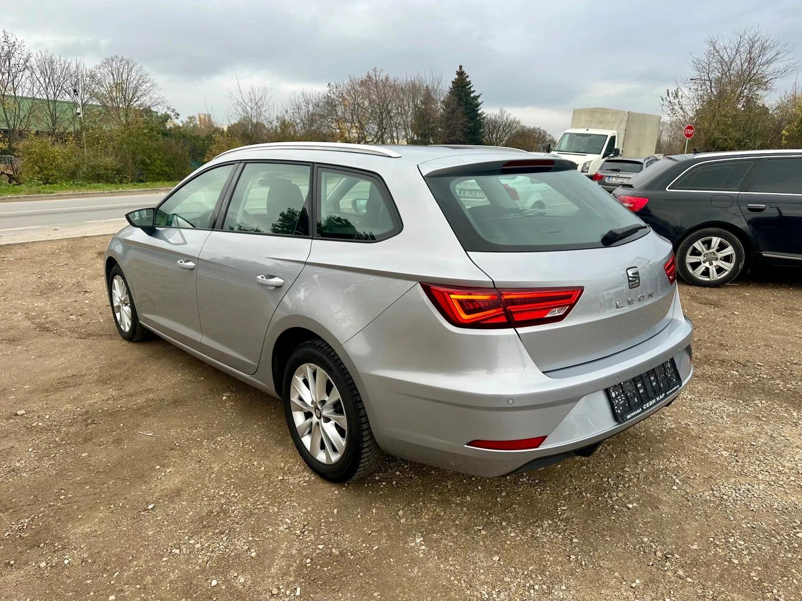 Seat Leon 1.6tdi, LED, Matrix, Navigation, Distronic, EU6 - изображение 4