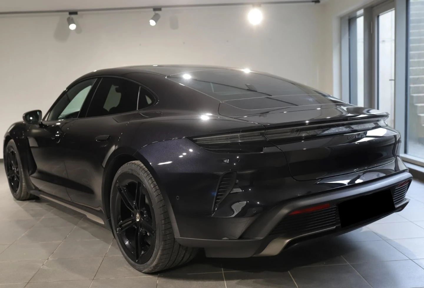 Porsche Taycan TURBO S CARBON CERAMIC BURMESTER ACTIVE RIDE - изображение 4