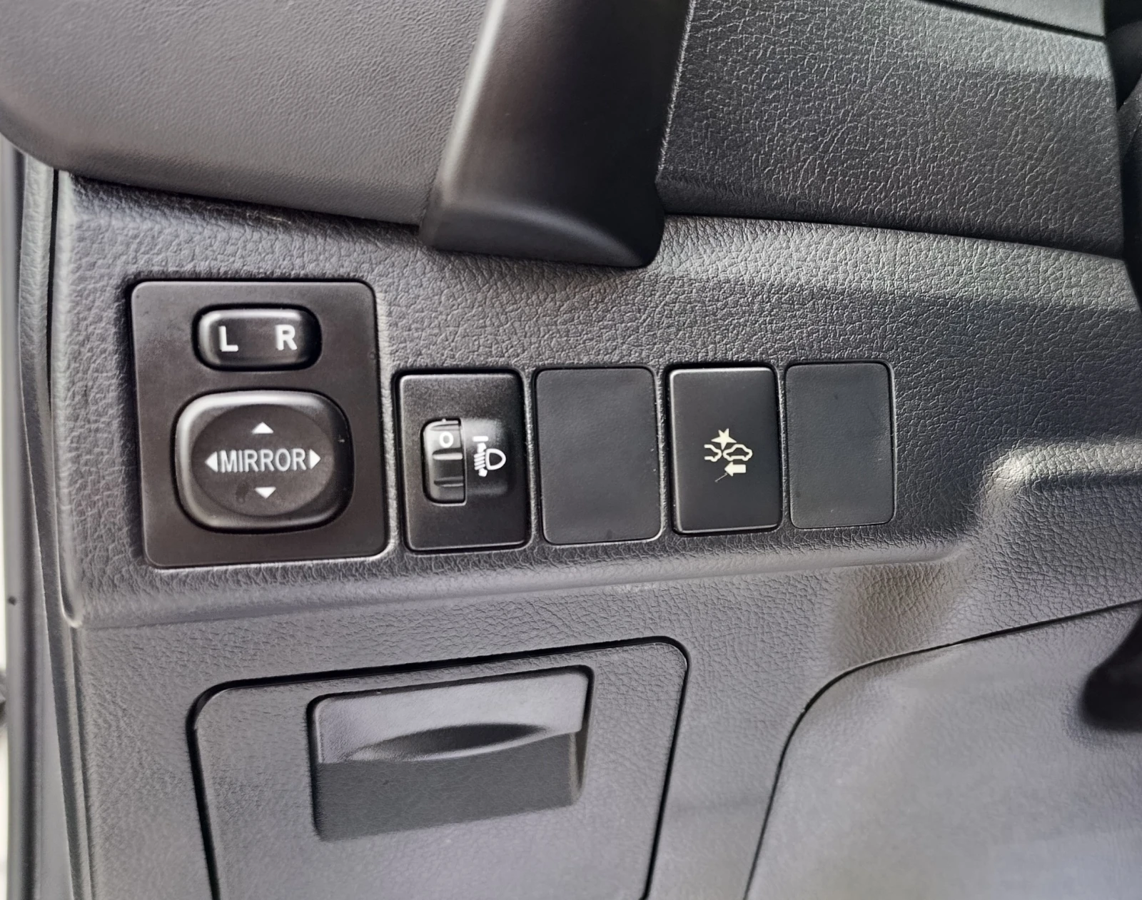 Toyota Corolla 1.6VVT-I LUNA - изображение 10