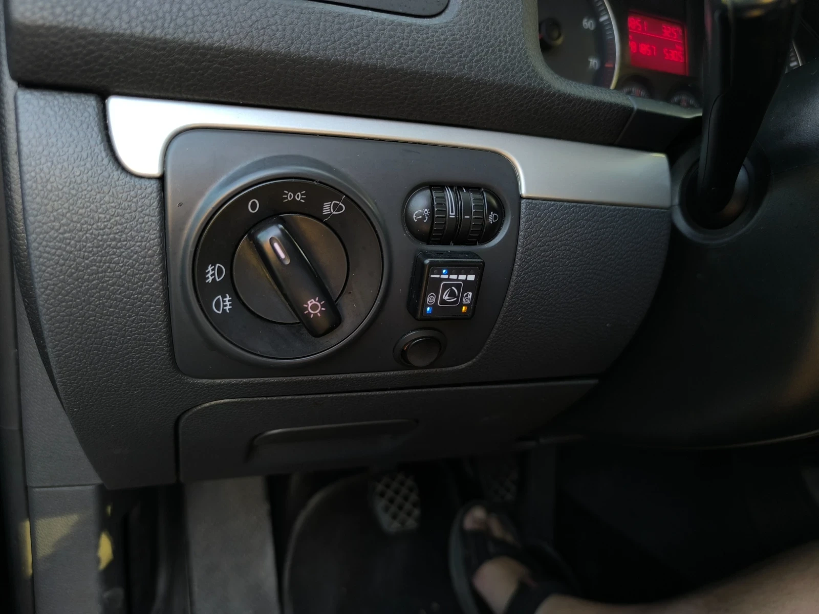 VW Golf  1.6  102 бензин/газ - изображение 10