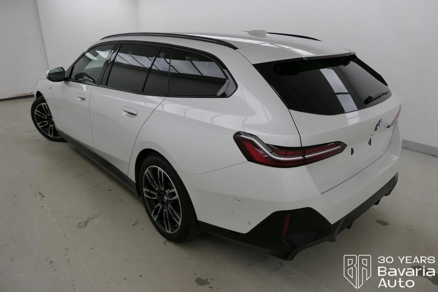 BMW 520 d Touring M Sport Paket - изображение 2