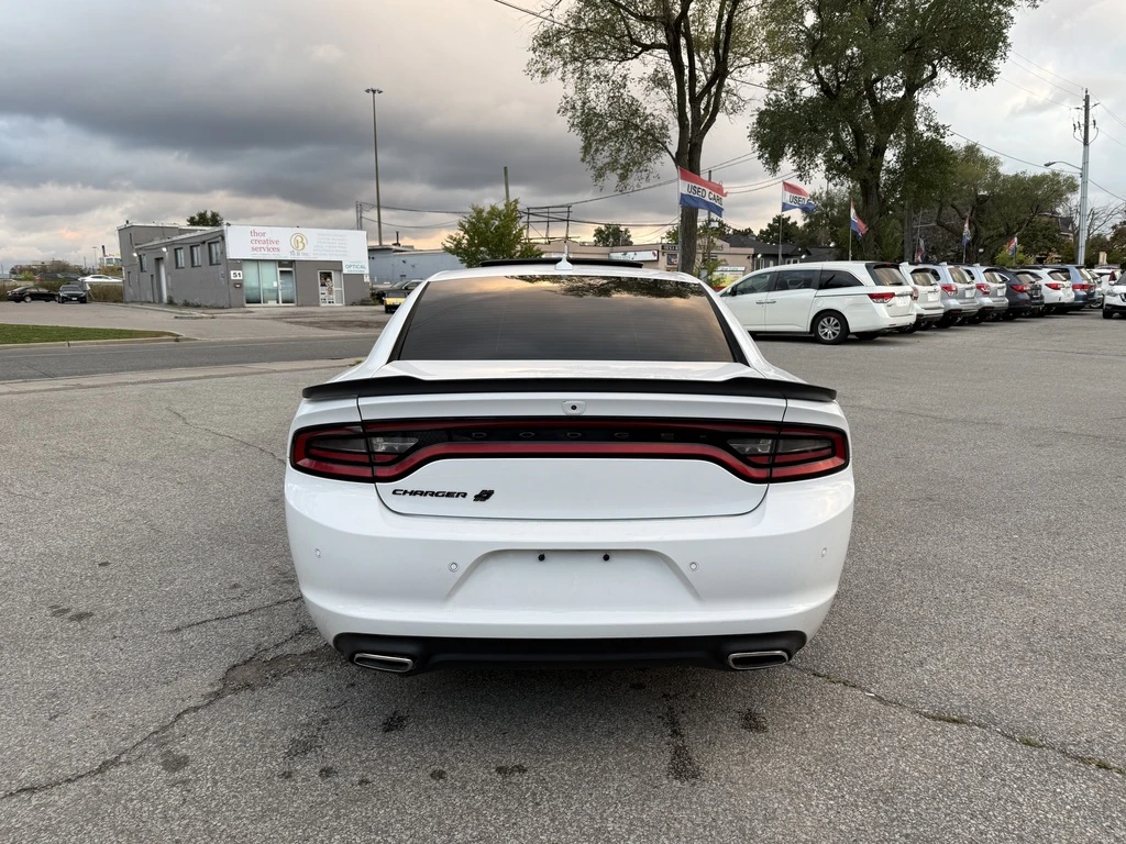 Dodge Charger SXT - изображение 6