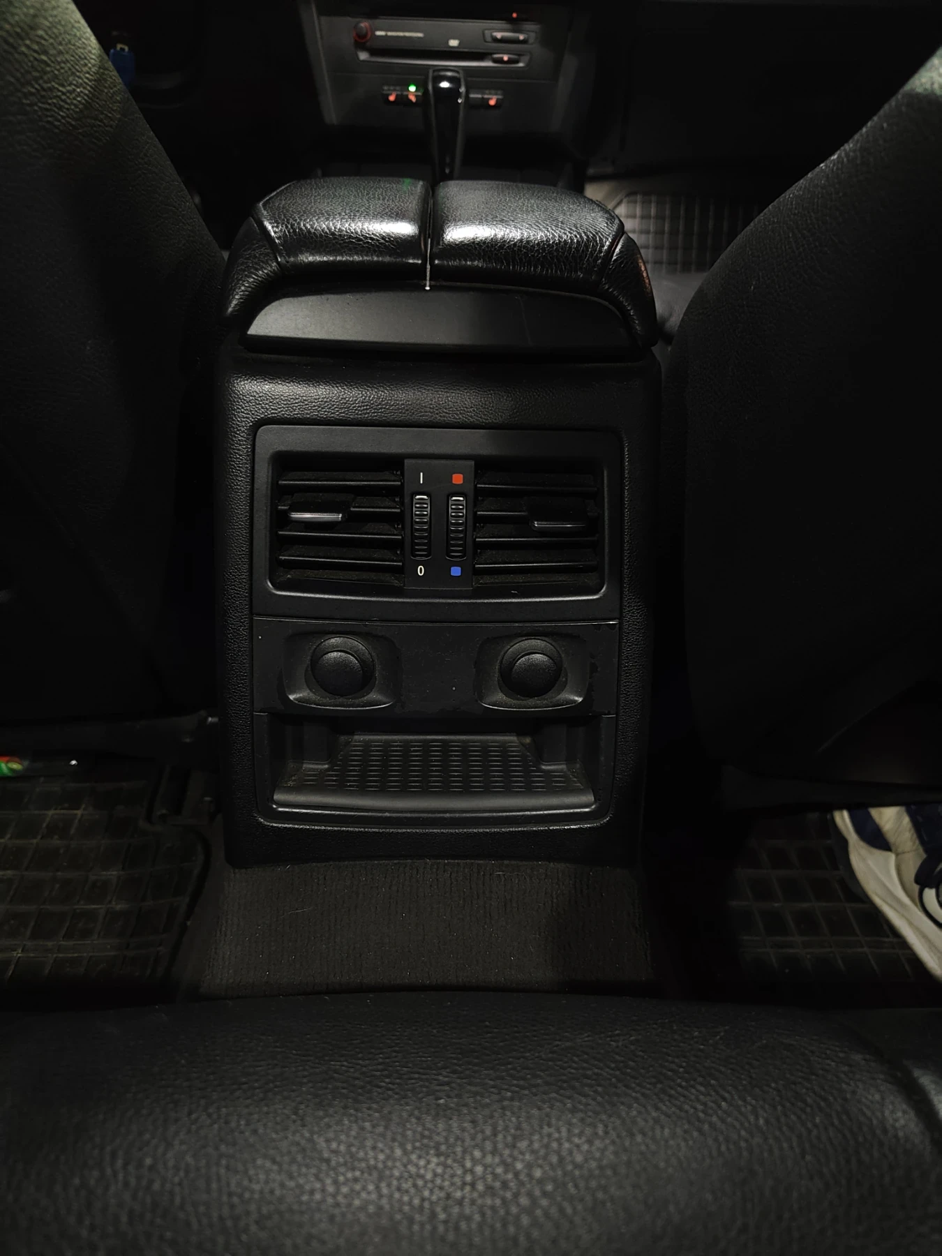 BMW 320, снимка 15 - Автомобили и джипове - 53933978