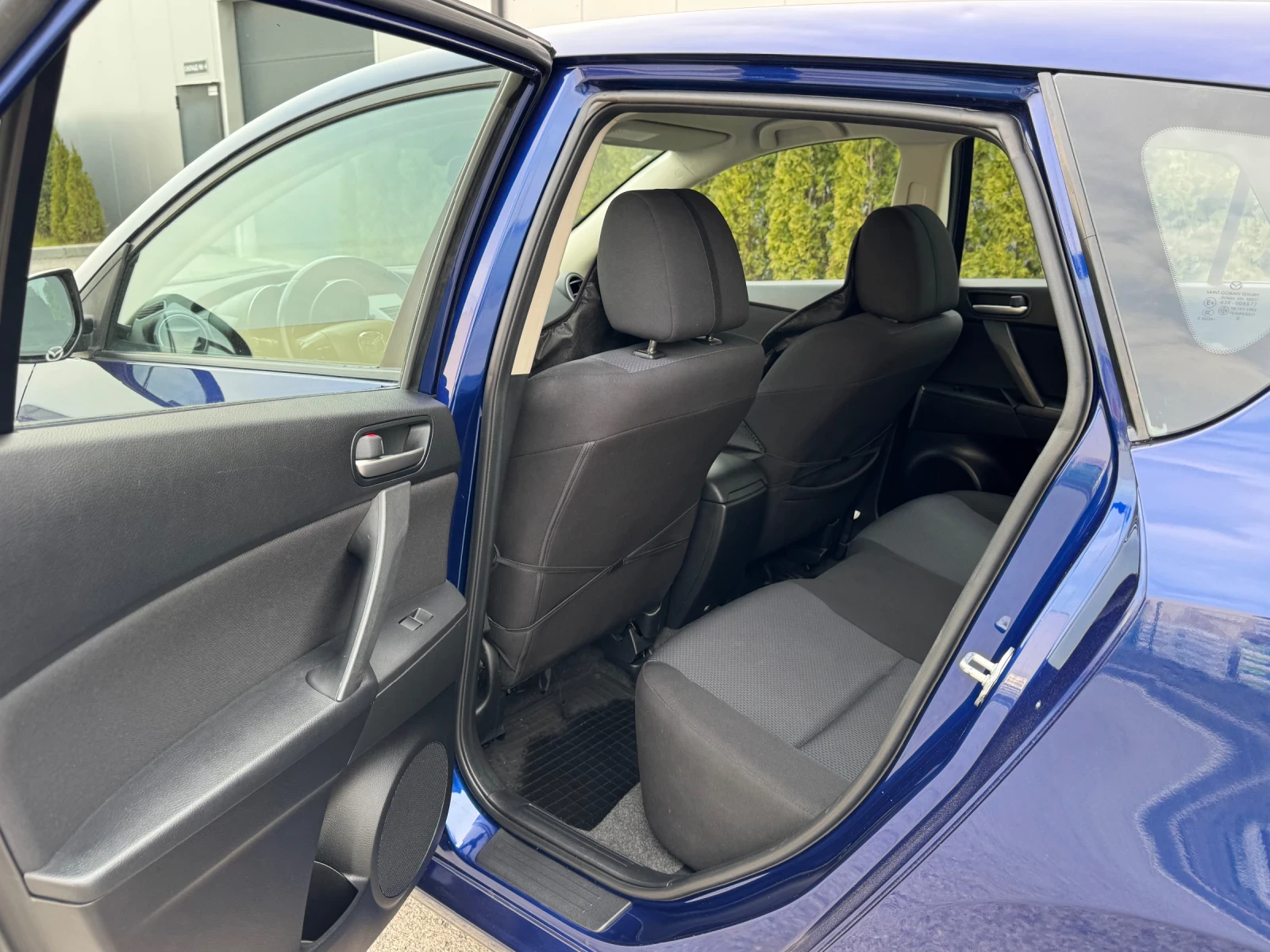 Mazda 3 1.6HDI Регистриран/Обслужен!!!, снимка 15 - Автомобили и джипове - 53772132