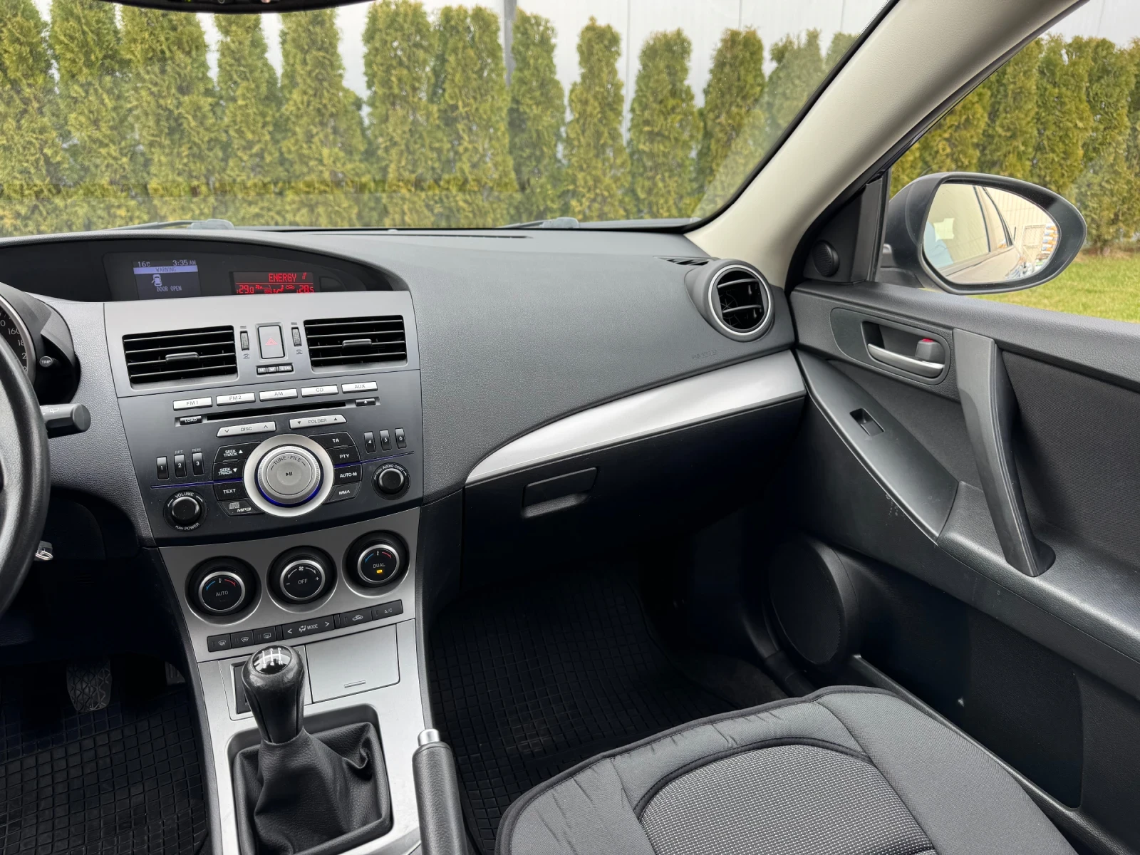 Mazda 3 1.6HDI Регистриран/Обслужен!!!, снимка 12 - Автомобили и джипове - 53772132