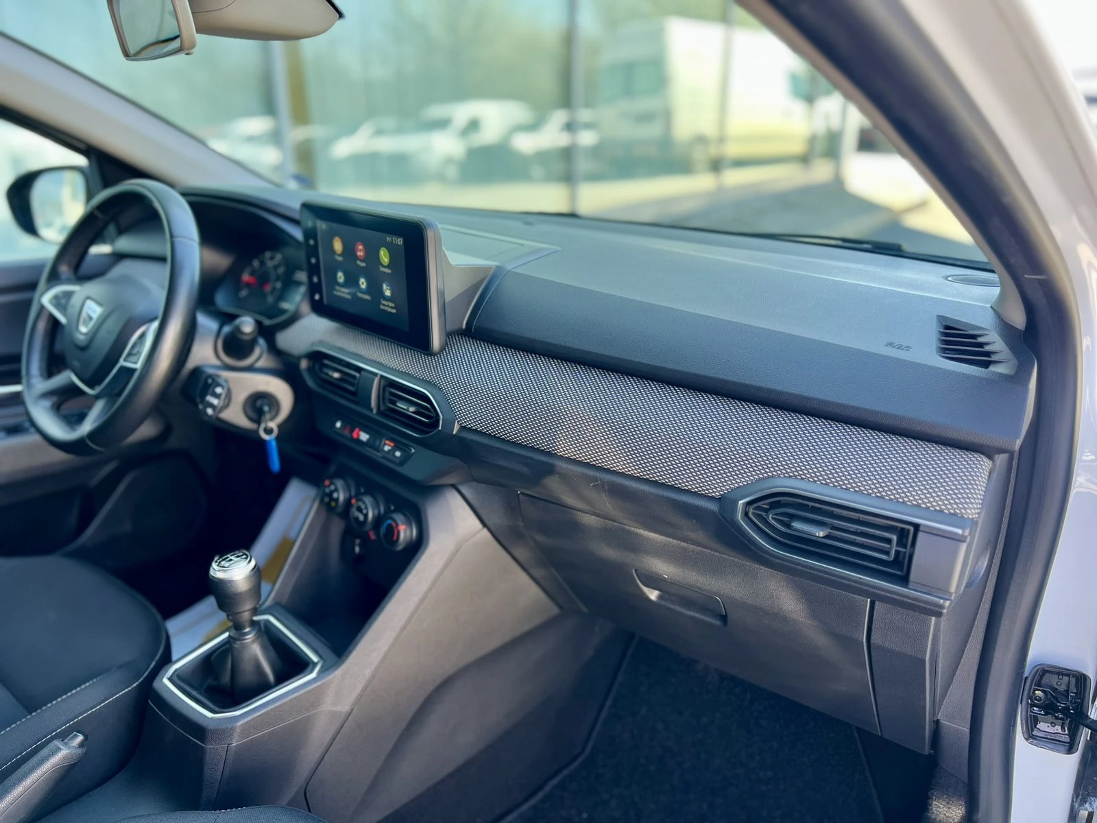 Dacia Sandero 1.0 TCe / 100 к.с. / Eco-G / ГАРАНЦИЯ, снимка 10 - Автомобили и джипове - 54123808