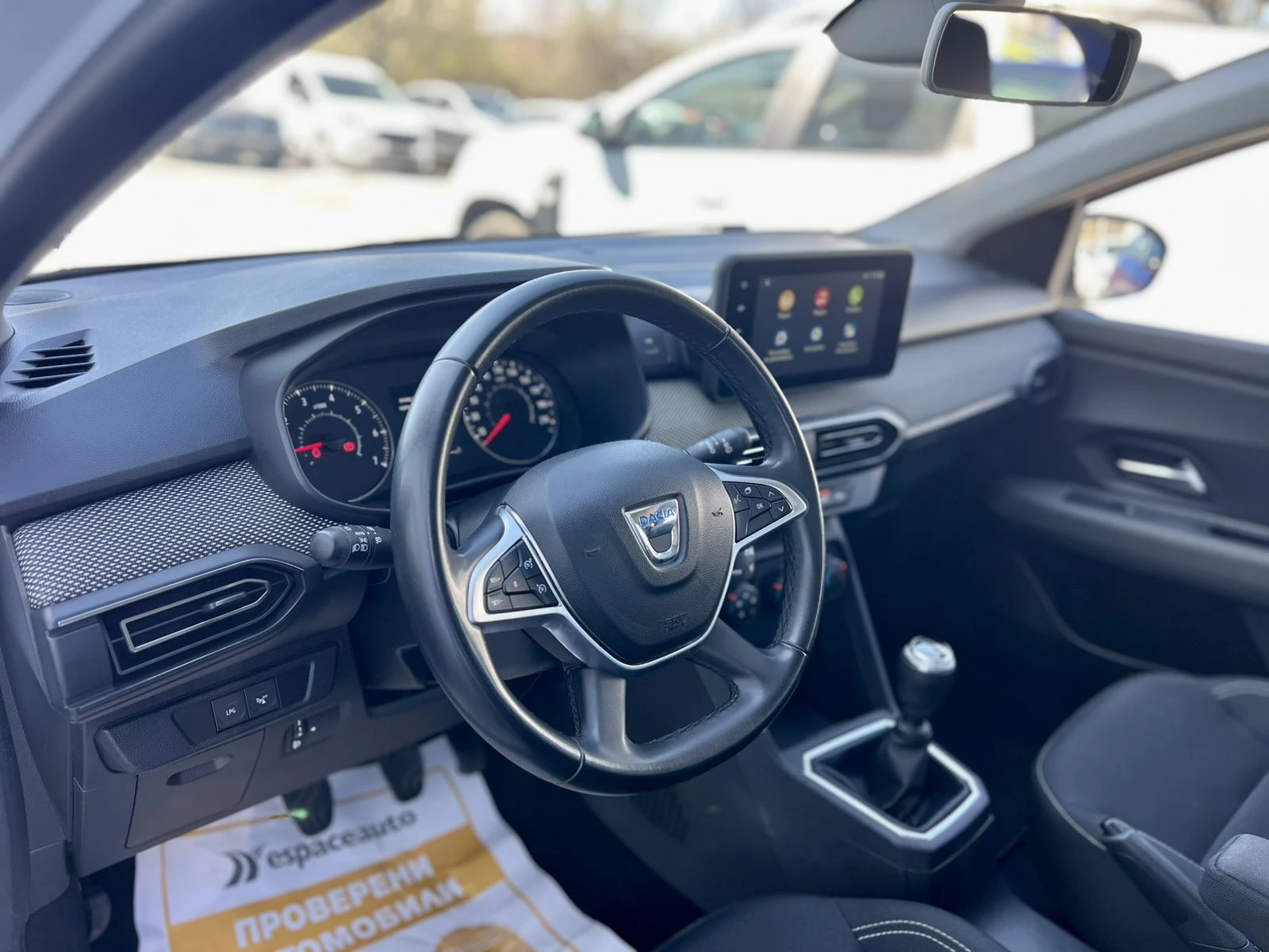 Dacia Sandero 1.0 TCe / 100 к.с. / Eco-G / ГАРАНЦИЯ, снимка 8 - Автомобили и джипове - 54123808