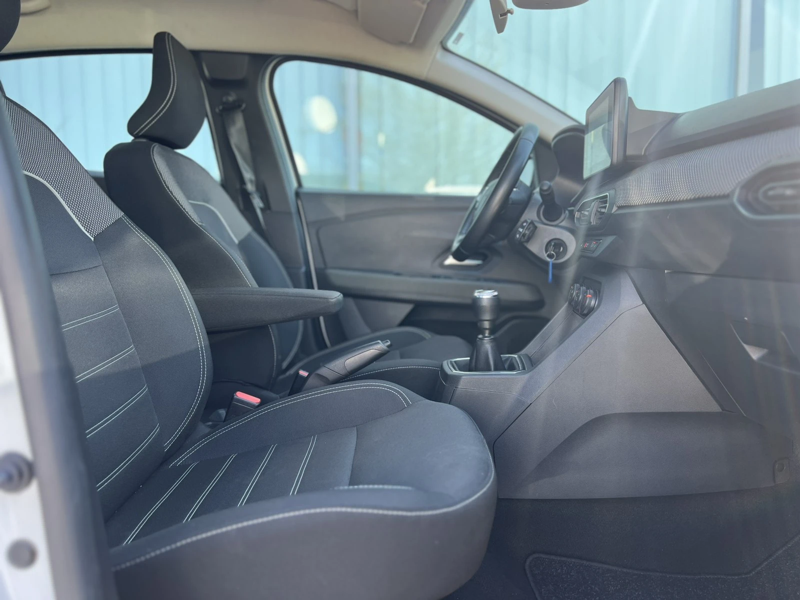 Dacia Sandero 1.0 TCe / 100 к.с. / Eco-G / ГАРАНЦИЯ, снимка 9 - Автомобили и джипове - 54123808