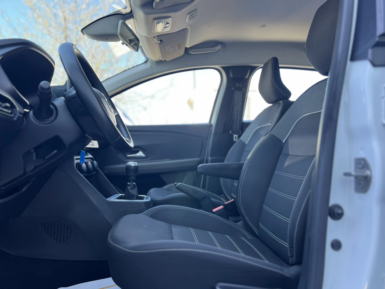 Dacia Sandero 1.0 TCe / 100 к.с. / Eco-G / ГАРАНЦИЯ, снимка 7 - Автомобили и джипове - 54123808