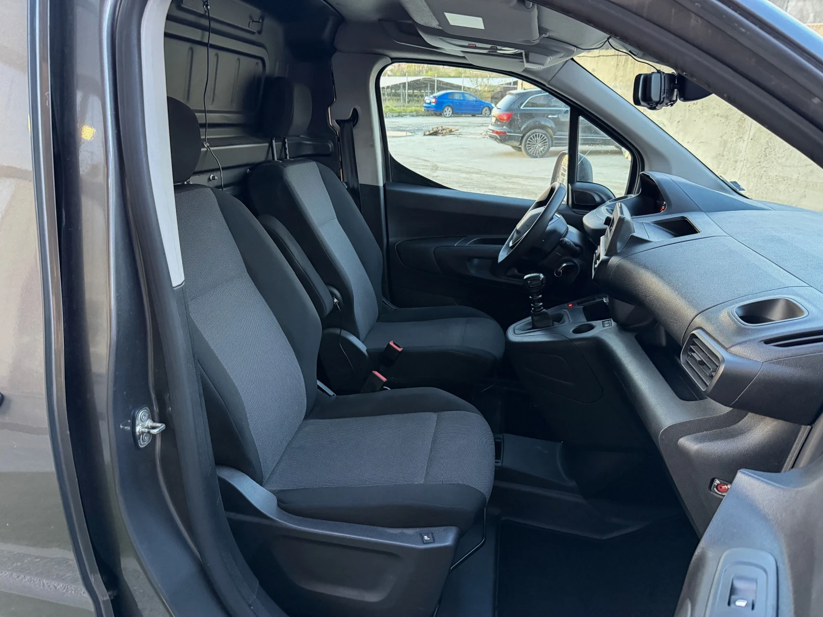Peugeot Partner MAXI L2, снимка 12 - Автомобили и джипове - 54363093