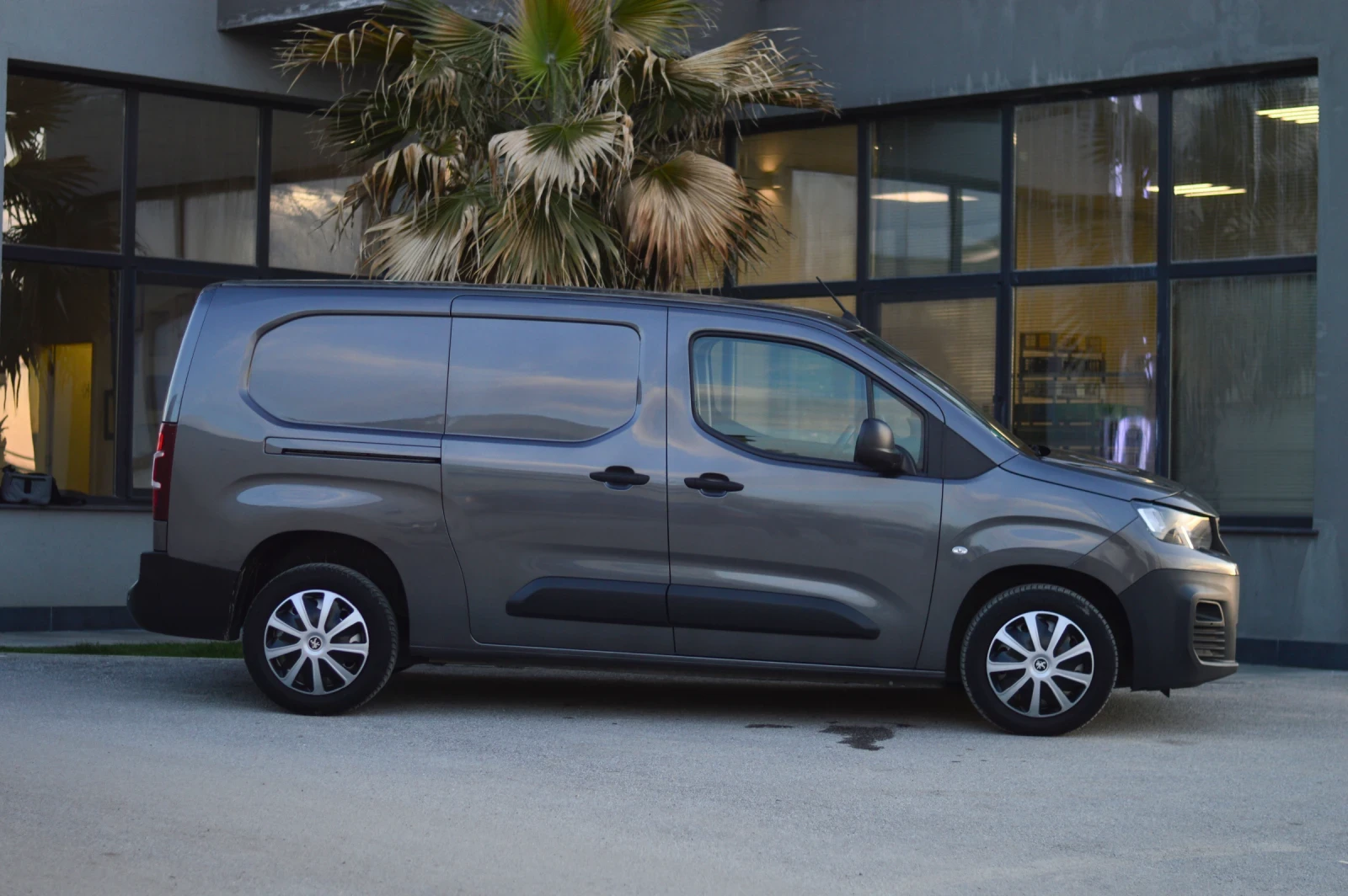Peugeot Partner MAXI L2, снимка 4 - Автомобили и джипове - 54363093