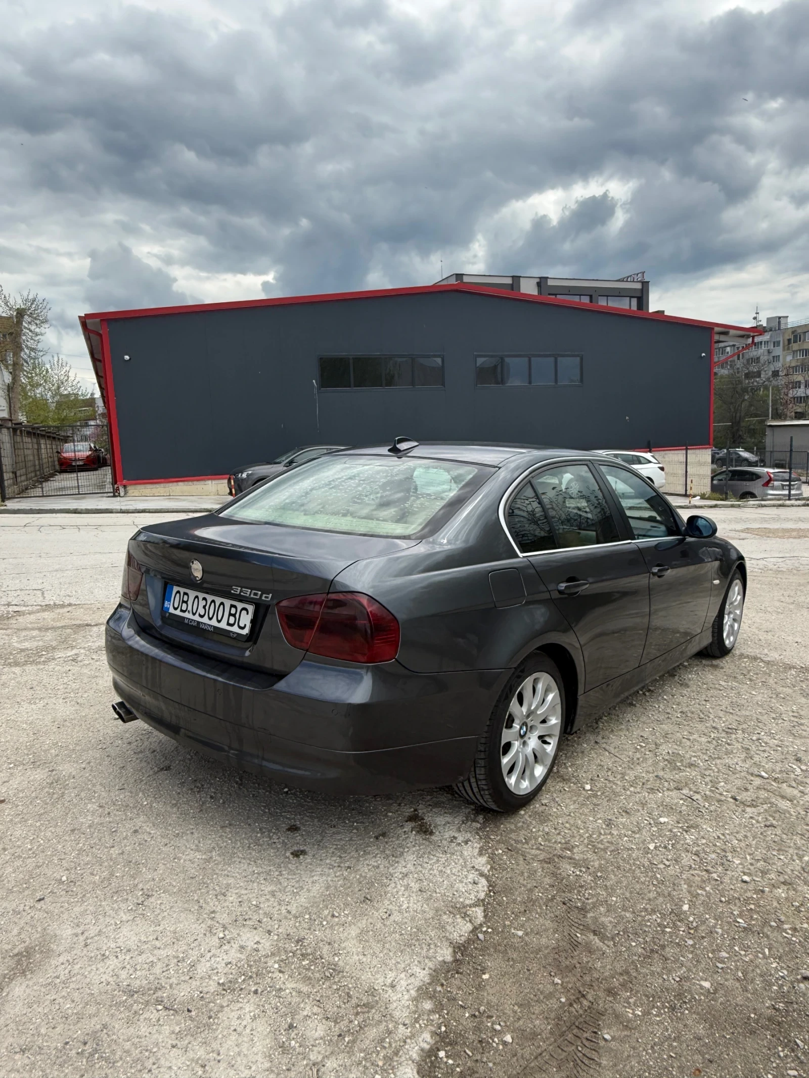 BMW 330 330D 231hp E90, снимка 5 - Автомобили и джипове - 54378930