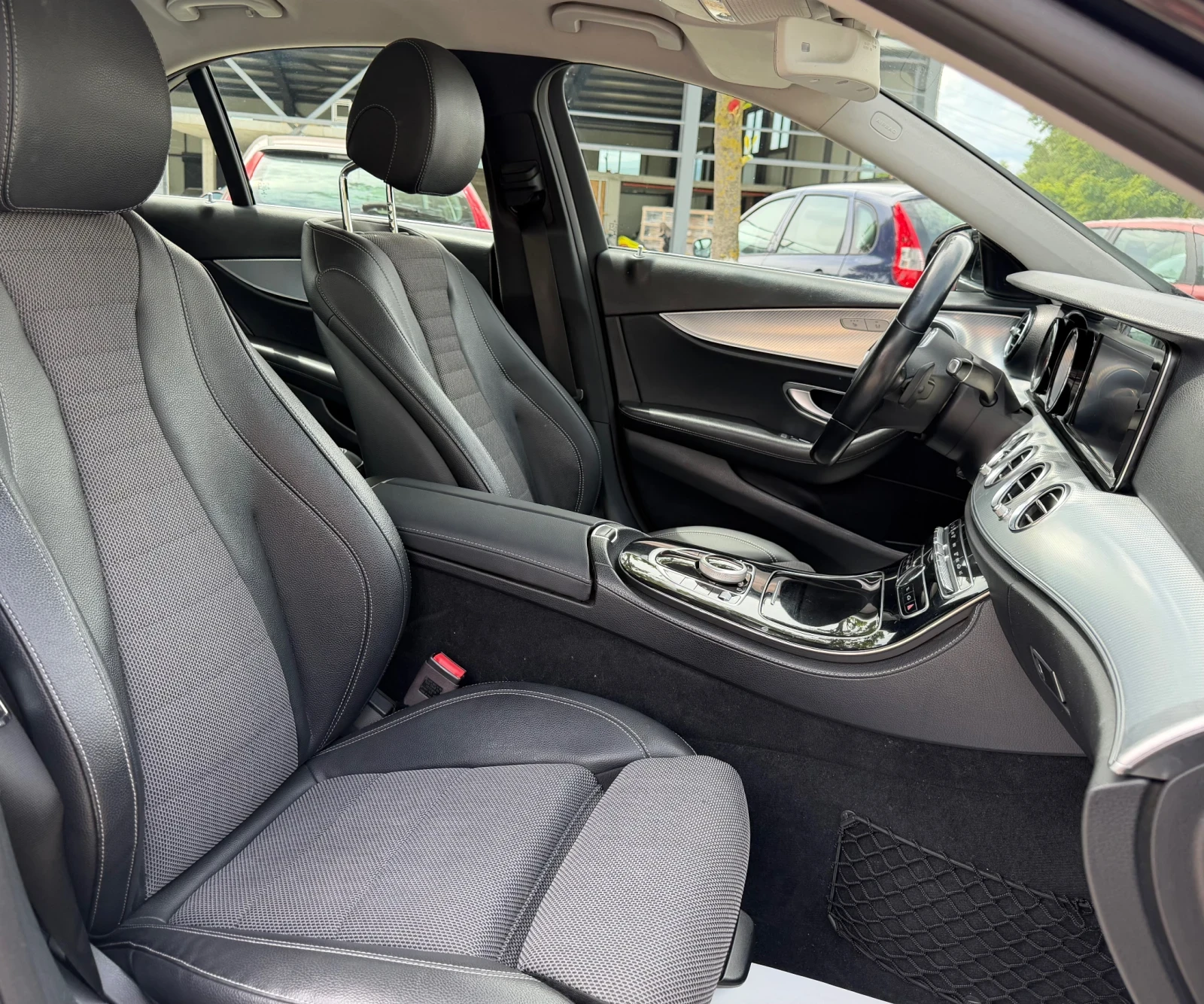 Mercedes-Benz E 220 D/Camera/Navi/9GTronic/194ps, снимка 13 - Автомобили и джипове - 54604053