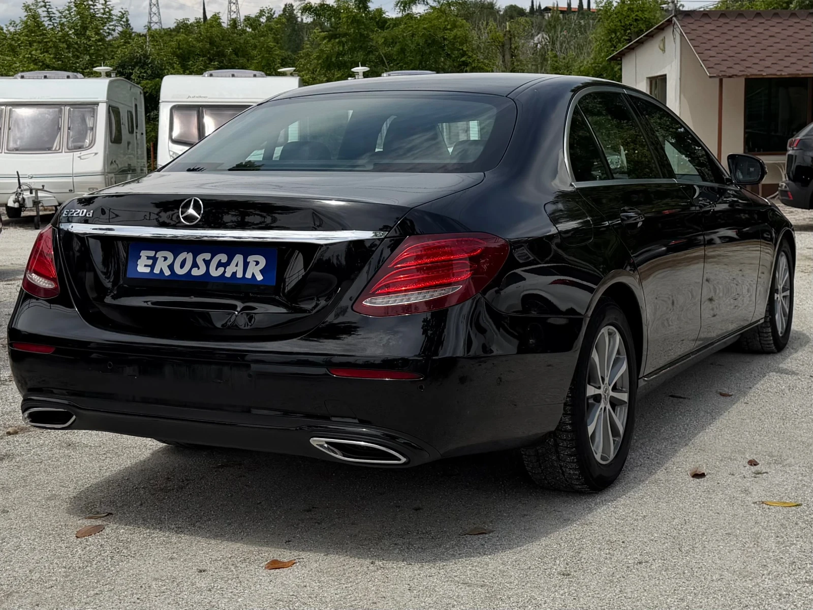 Mercedes-Benz E 220 D/Camera/Navi/9GTronic/194ps, снимка 4 - Автомобили и джипове - 54604053