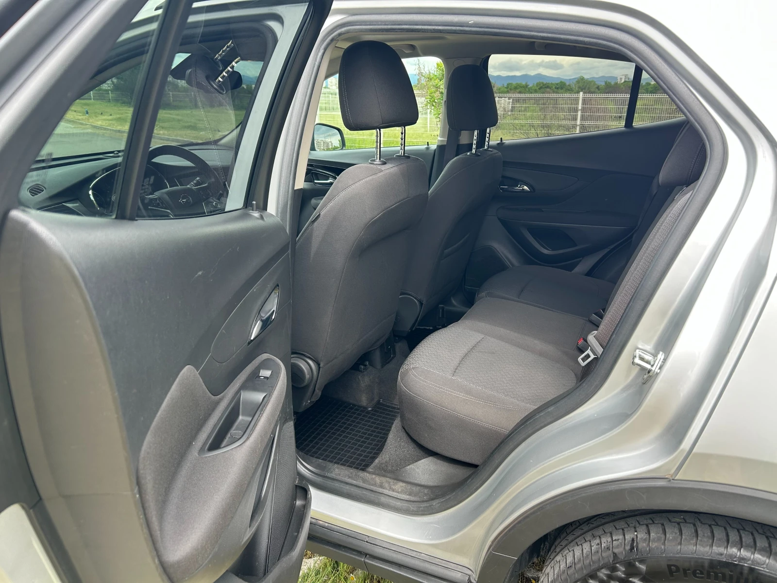 Opel Mokka X 1.4T/AUTO/LED/CAMERA/DISTR/PANO, снимка 10 - Автомобили и джипове - 54653345