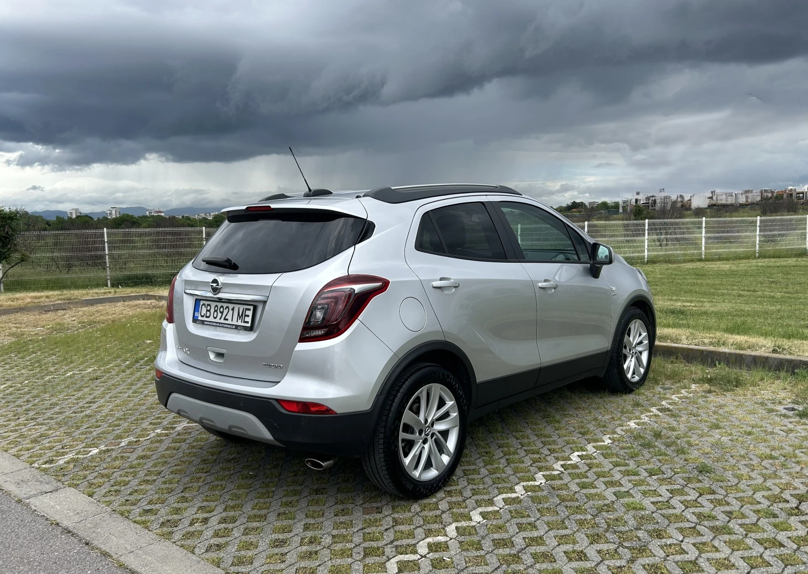 Opel Mokka X 1.4T/AUTO/LED/CAMERA/DISTR/PANO, снимка 6 - Автомобили и джипове - 54653345