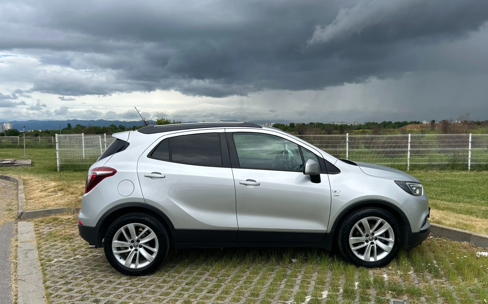 Opel Mokka X 1.4T/AUTO/LED/CAMERA/DISTR/PANO, снимка 7 - Автомобили и джипове - 54653345
