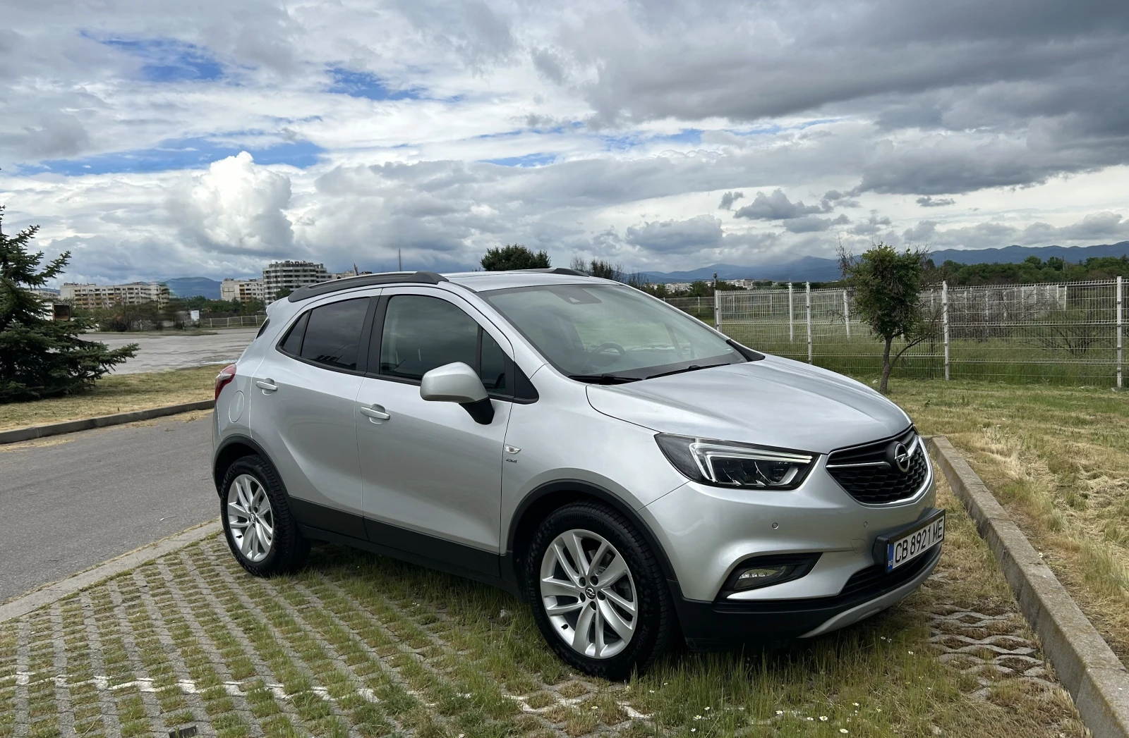 Opel Mokka X 1.4T/AUTO/LED/CAMERA/DISTR/PANO, снимка 8 - Автомобили и джипове - 54653345