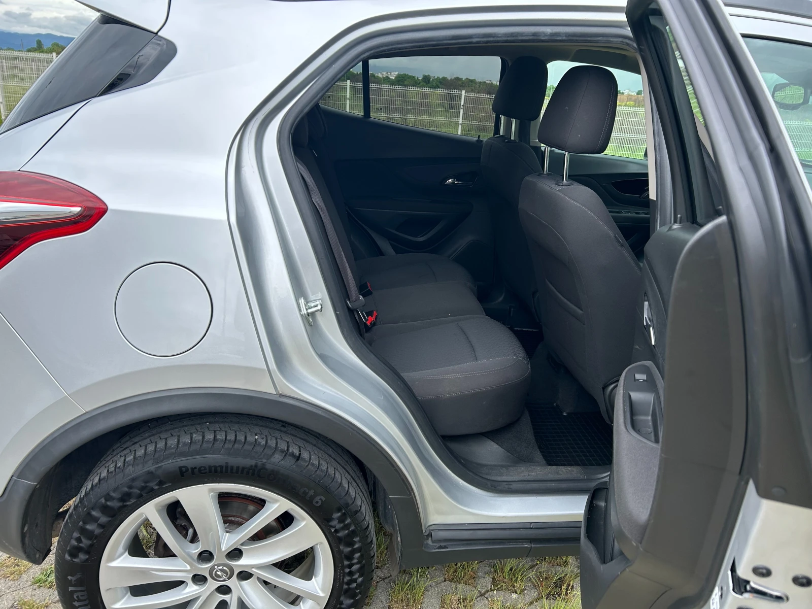 Opel Mokka X 1.4T/AUTO/LED/CAMERA/DISTR/PANO, снимка 12 - Автомобили и джипове - 54653345