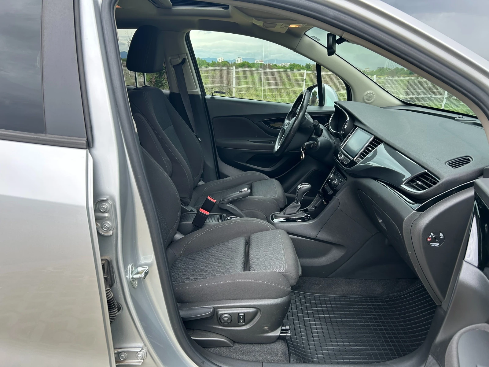Opel Mokka X 1.4T/AUTO/LED/CAMERA/DISTR/PANO, снимка 13 - Автомобили и джипове - 54653345