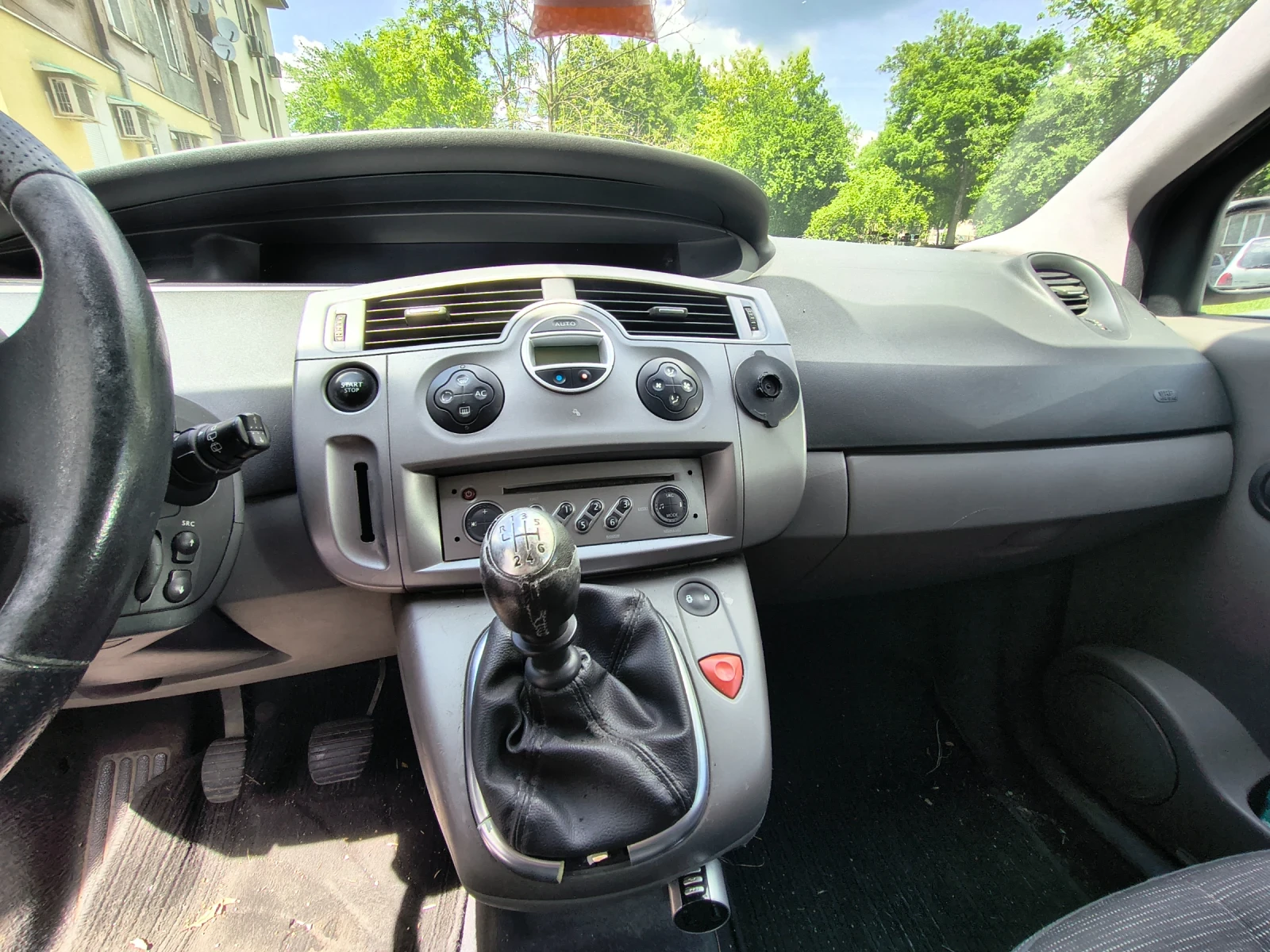 Renault Megane 1.5 TDC, снимка 7 - Автомобили и джипове - 54658726